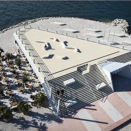 아파트 Spacious Lux