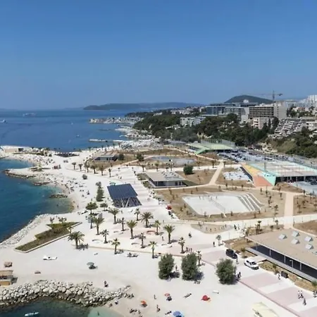 아파트 Spacious Lux *