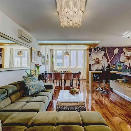 Διαμέρισμα Spacious Lux *