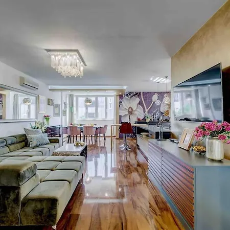 Spacious Lux *